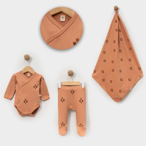 Kız Bebek 3-6 Ay Lale Baskılı Battaniyeli 3’lü Set | Kahverengi | %100 Pamuk Hastane Çıkışı