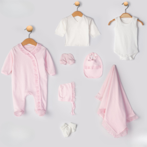 Erkek Bebek 8’li Kravatlı Hastane Çıkışı Seti | 0–3 Ay | Ekru-Pembe-Koyu Pembe | %100 Pamuk
